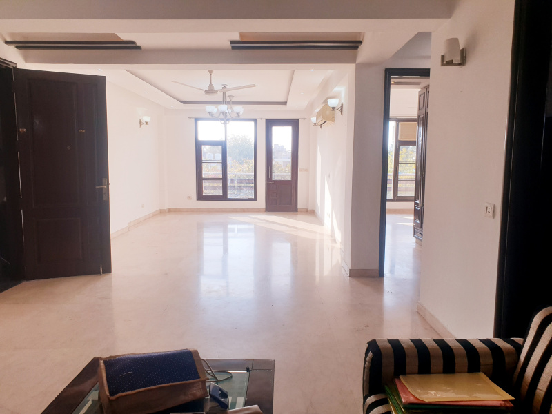 4BHK Third with Terrace Builder floor for Rent in Main Saket South Delhi