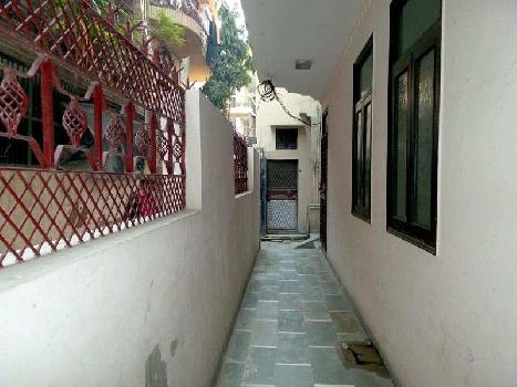 3 BHK flat at Mahendru Enclave, Delhi
