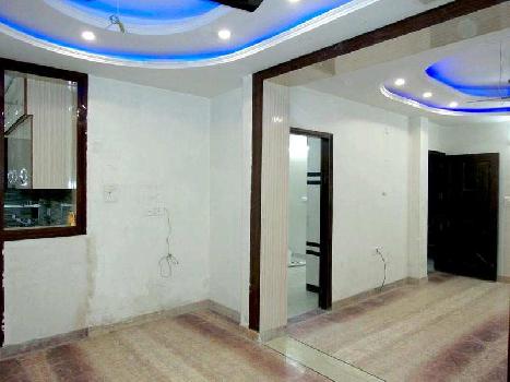 4 BHK flat at Kewal Park, Azadpur, North Delhi