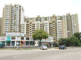 900 Sq.ft. Commercial Shops for Sale in Yamuna Expressway, Greater Noida