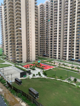 3 BHK Flats & Apartments for Sale in Yamuna Expressway Yamuna Expressway, Greater Noida (1475 Sq.ft.)