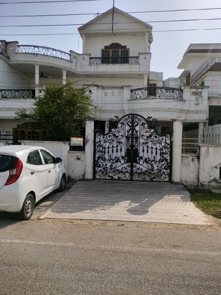 6 BHK Individual Houses / Villas for Sale in Mahanagar, Lucknow (13000 Sq.ft.)