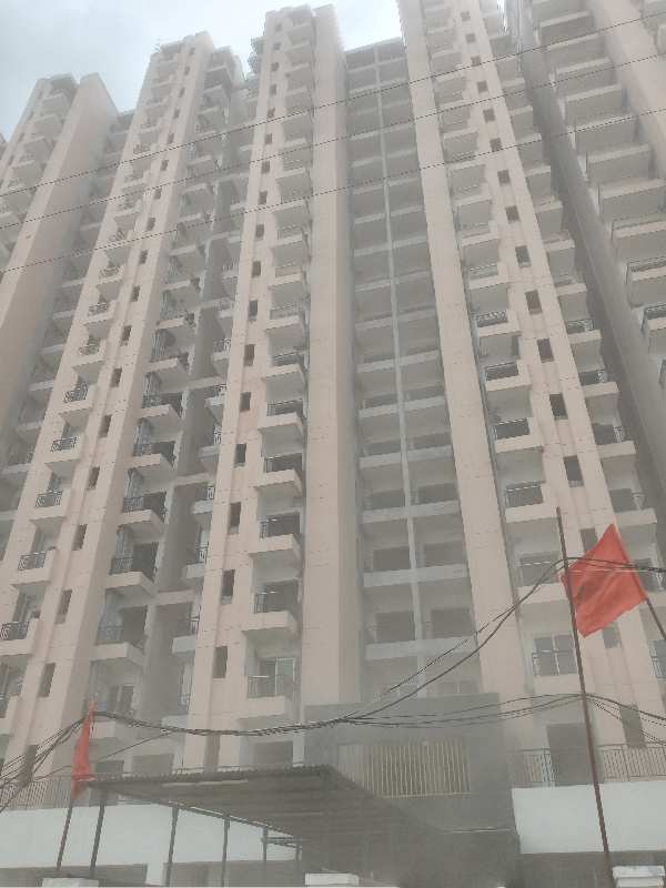OASIS GRANDSTAND Sec .22 D yamuna Expressway 1bhk+study.790 sqft 30.50 lac All included