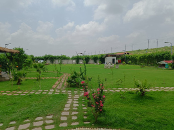 Farm land for sale The Lake view farm noida 156 ,1000 gaj land 70 lac