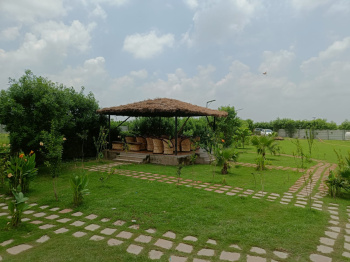 LAND FOR SALE THE LAKE VIEW NOIDA SEC 156 2000 GAJ 1.40 CR