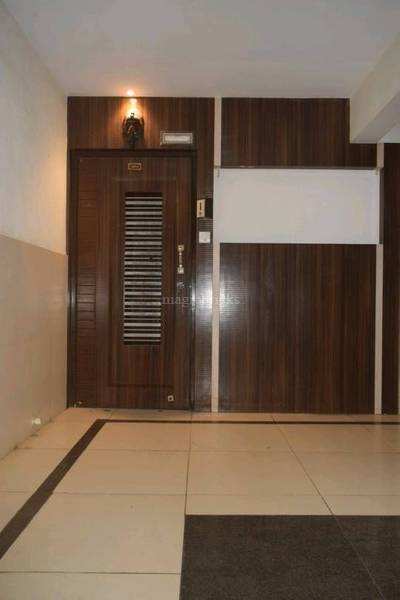 3 BHK Flats & Apartments for Sale in Juhu Lane, Mumbai (1500 Sq.ft.)