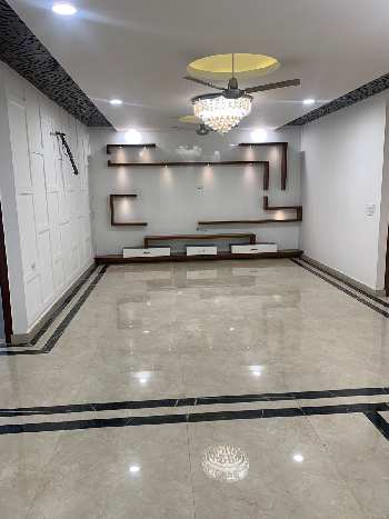 4 BHK Flats & Apartments for Sale in Sector 12, Dwarka, Delhi (2400 Sq.ft.)