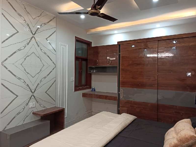 4 BHK Flats & Apartments for Sale in Sector 4, Dwarka, Delhi (2400 Sq.ft.)