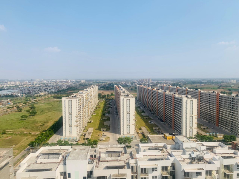 2bhk plus Servant room Biggest flat by GMADA available in resale