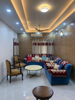 7 Marla kothi in 37 D Chandigarh very well maintained