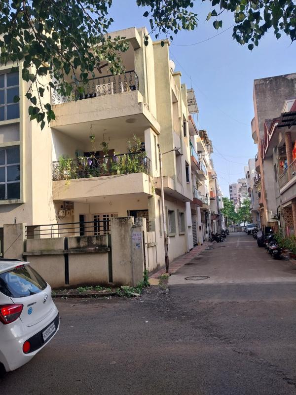 4 BHK Individual Houses / Villas for Sale in Adajan, Surat (150 Sq. Yards)