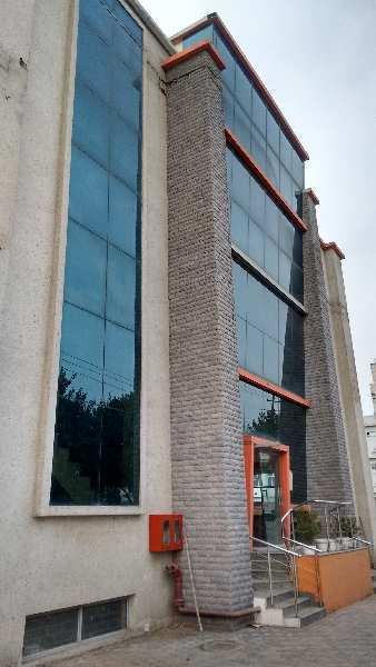 27500 Sq.ft. Factory / Industrial Building for Rent in Sector 63, Noida
