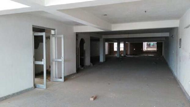 Commercial building for rent at Infocity