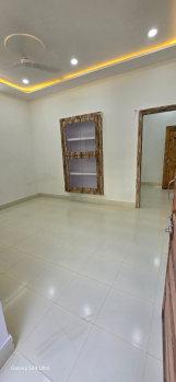 Well renovated 4 room set available on ground floor at prime location