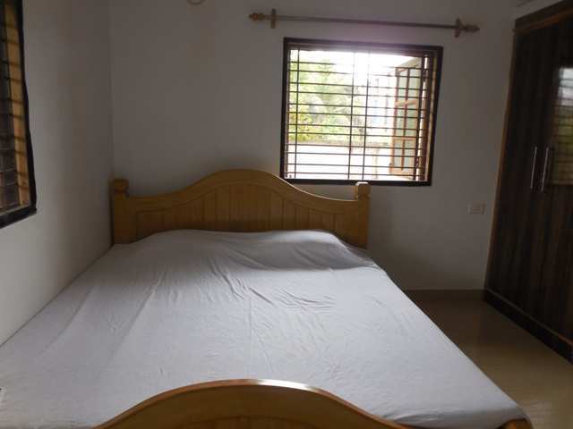 2 Bhk 100sqmt flat furnished for Rent in Pilerne, North-Goa.(20k)