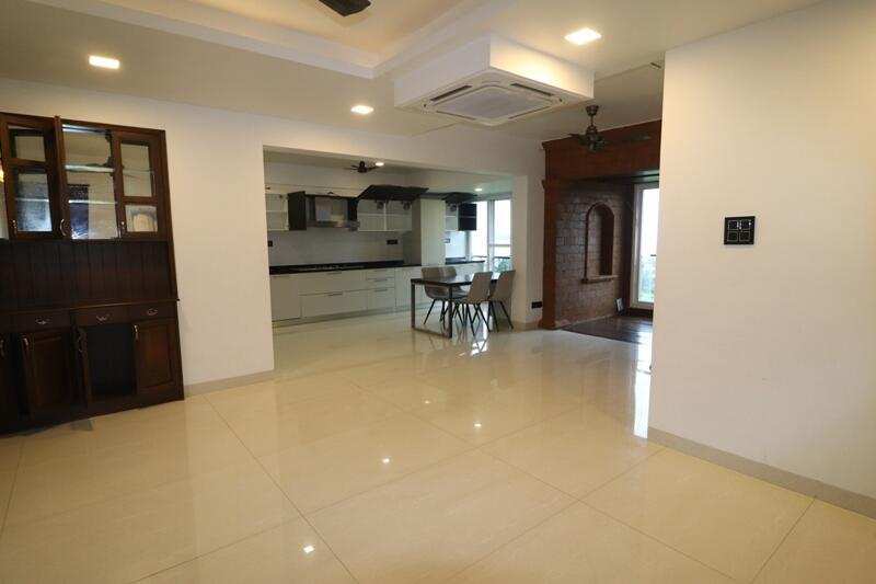 3.5 Bhk 163sqmt sea view flat furnished for sale in Donapaula, North-Goa. (2.10cr)