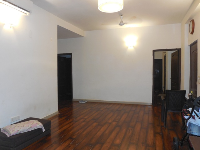 3 Bhk 132sqmt flat, Semi-furnished for Sale in Porvorim, North-Goa. (72L)