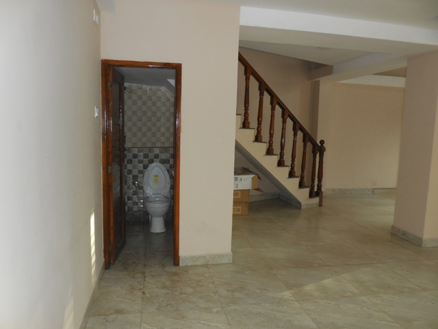 100sqmt Shop, Double height for Rent in Para-Mapusa, North-Goa. (60k)