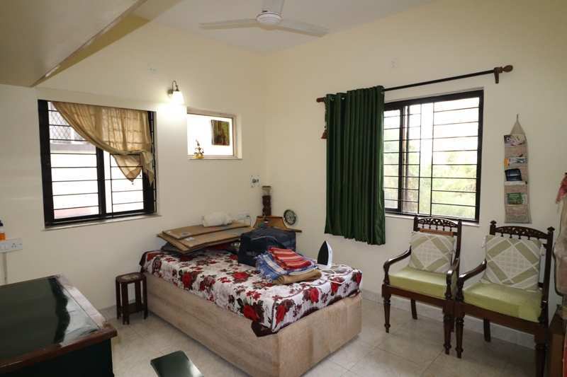 3 Bhk 123sqmt flat Semi-furnished for Sale in Donapaula, North-Goa.(1.10Cr)