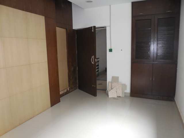 Office premises 90sqmt Semi-furnished for Rent in Panjim, North-Goa.(60k)