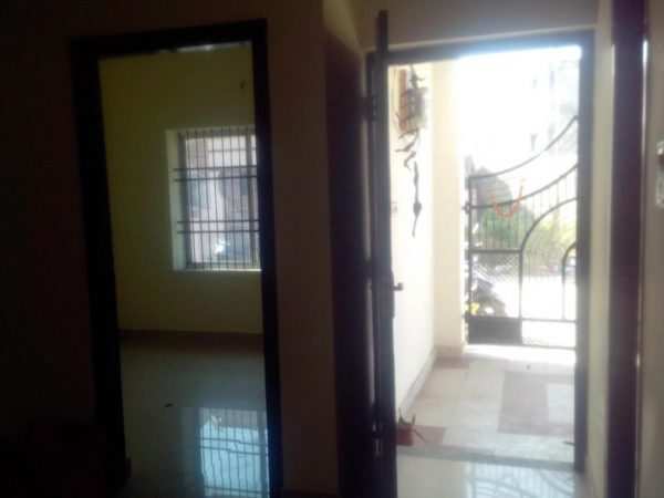 2 BHK Flat For Sale in E M Bypass, Kolkata