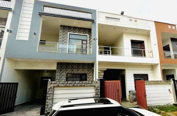 4 Bedroom Set { 5.54 Marla }  Available To Move In Jalandhar.