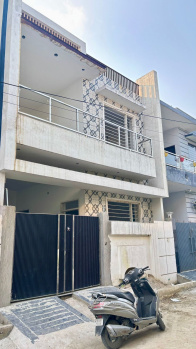 spacious 4 BHK { 4.41 marla } east facing house ready to sala in jal.
