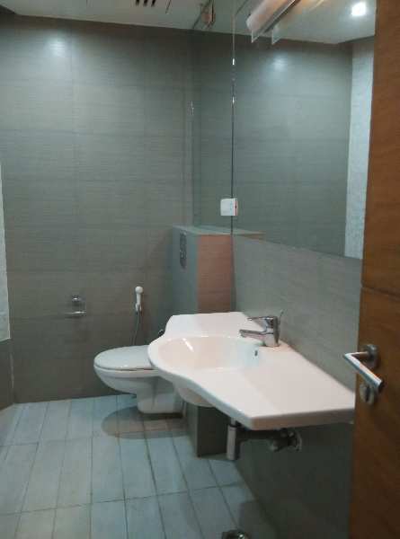 This is a 4 Bhk+ 2 servent room is available for rent in Dlf Aralias , Sector 42, gurgaon.