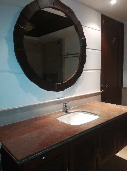 This is a 4 Bhk+ 2 servent room is available for rent in Dlf Aralias , Sector 42, gurgaon.