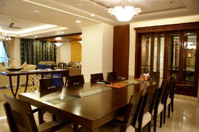 This is a 4Bhk + 2 servet room apartment is Dlf Aralias is 7 star living society in gurgaon.
