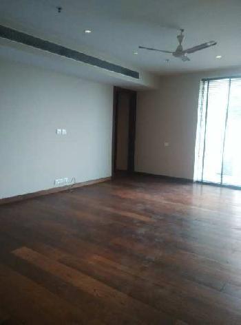 This is a 4 bhk + 1 servent room apartment is avialable for rent in Dlf crest on Sector 54 ,Golf course road . This proprty available is Tower E.
