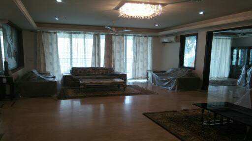 This is a 4 bhk + 1 servent room apartment is avialable for rent in Dlf crest on Sector 54 ,Golf course road . This proprty available is Tower A.