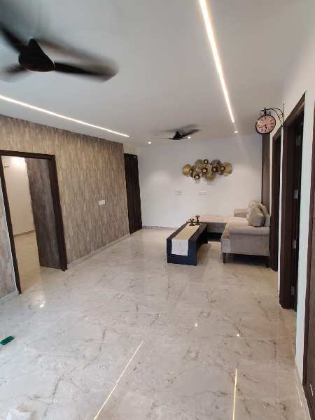 3 BHK Flats & Apartments for Sale in Old Ambala Road, Zirakpur (122 Sq. Yards)