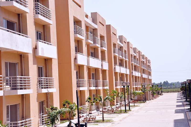 3 BHK Flats & Apartments for Sale in Sector 77, Faridabad (1483 Sq.ft.)