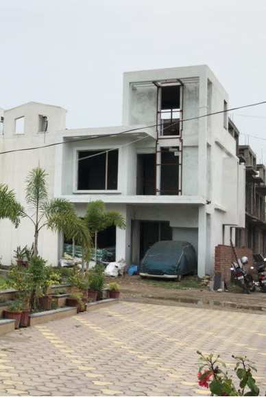 3 BHK Individual Houses / Villas for Sale in Shimla Bypass Road, Dehradun (1800 Sq.ft.)