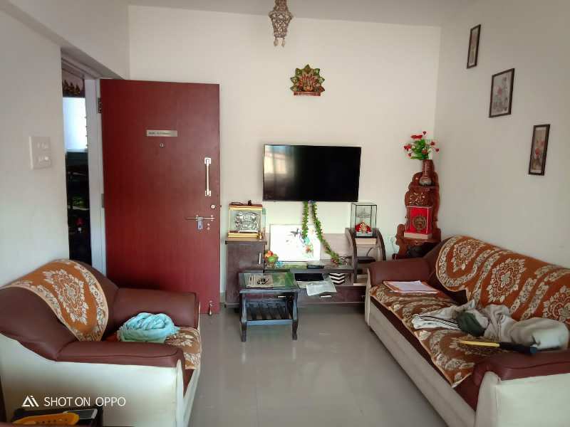 1 BHK semi Furnished Flat For rent in Katraj