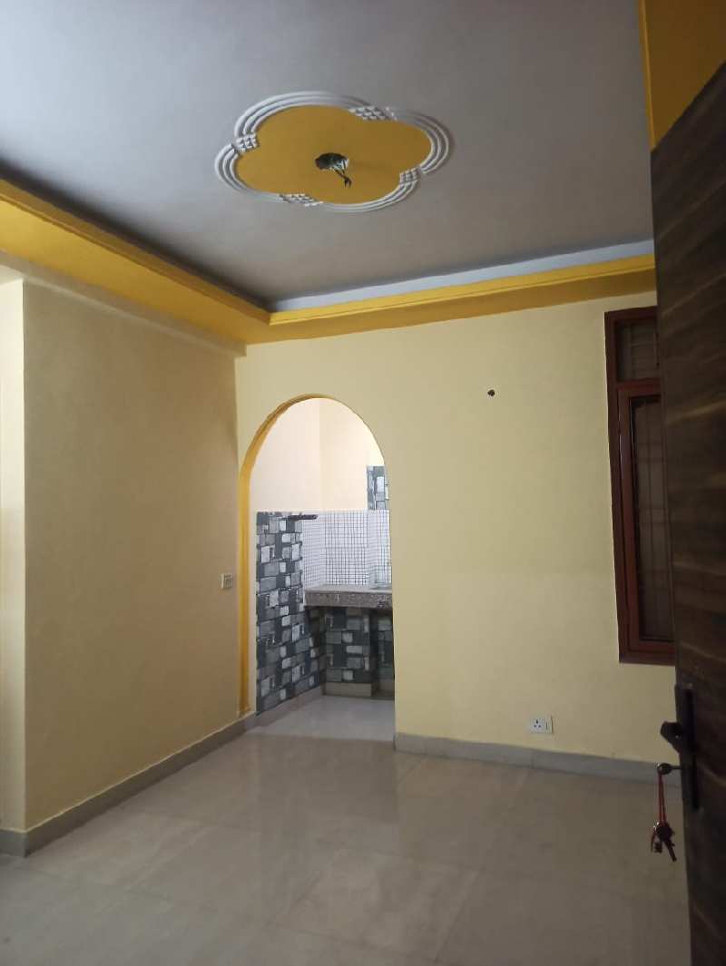 2 BHK Flats & Apartments for Rent in Govind Puri, Delhi (750 Sq.ft.)