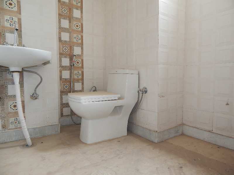 5 BHK Builder floor flat available for rent in saidulajab, saket