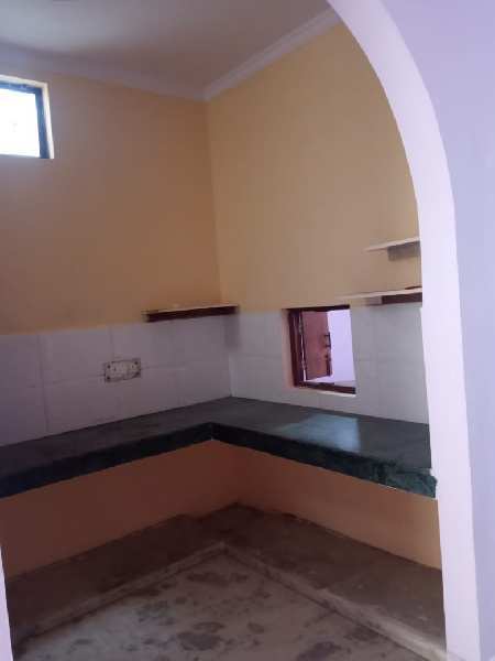 1 BHK Builder floor flat available for sale in Raju park, khanpur