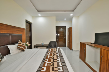 25000 Sq.ft. Hotel & Restaurant for Rent in Sector 51, Noida