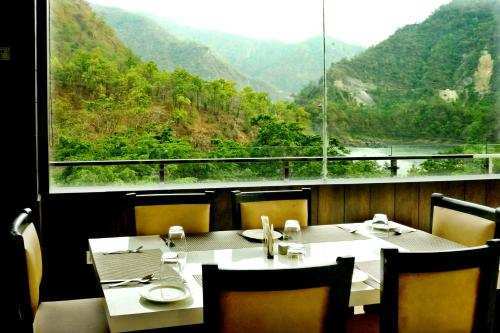21 Rooms Luxurious Ganga view Hotel in Rishikesh