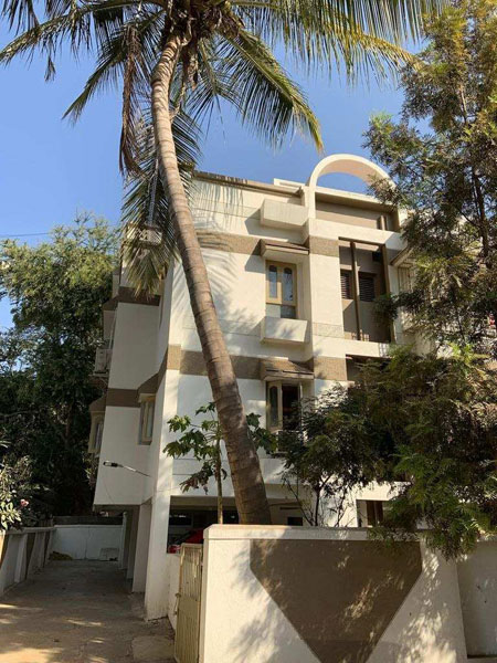 2Bhk fully furnished flat for rent in Mumbai Naka,