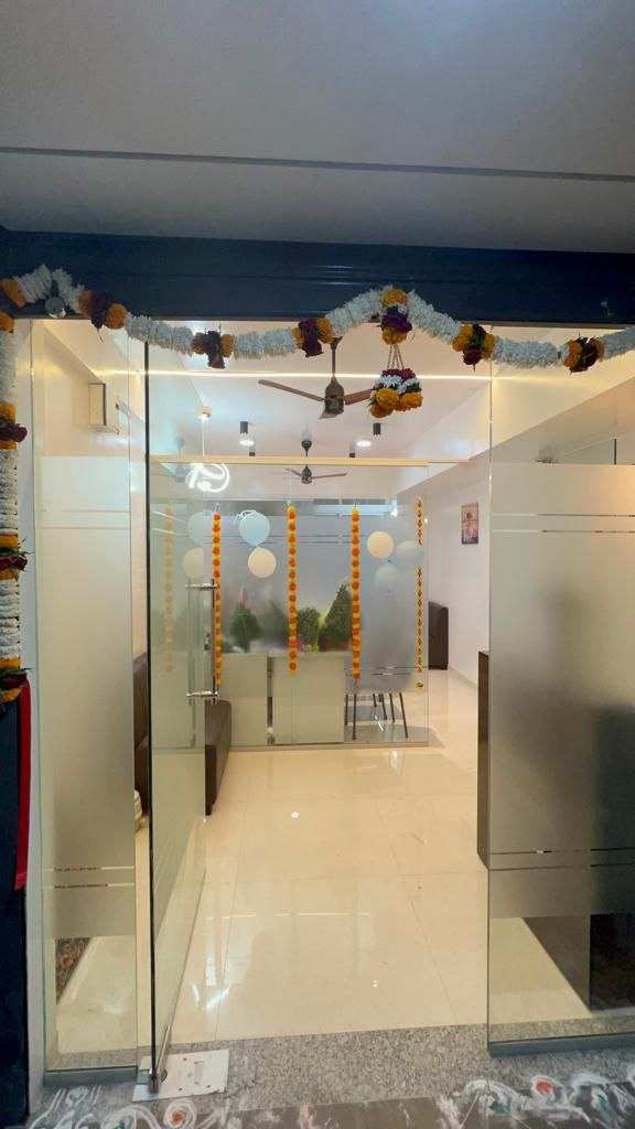 300 sqf fully furnished office space for rent in govind nagar