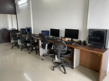 700 sqf fully furnished office for space for rent in pavan nagar nashik