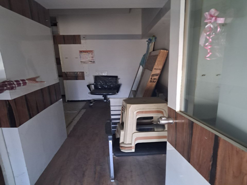 350 square feet rady doctor clinic setup for rent in Trimurti chowk Nashik