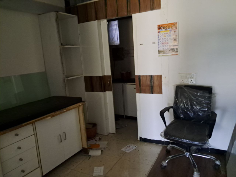 350 square feet rady doctor clinic setup for rent in Trimurti chowk Nashik