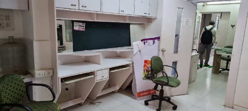 500 sqf fully furnished office space for in tidke colony mico circle