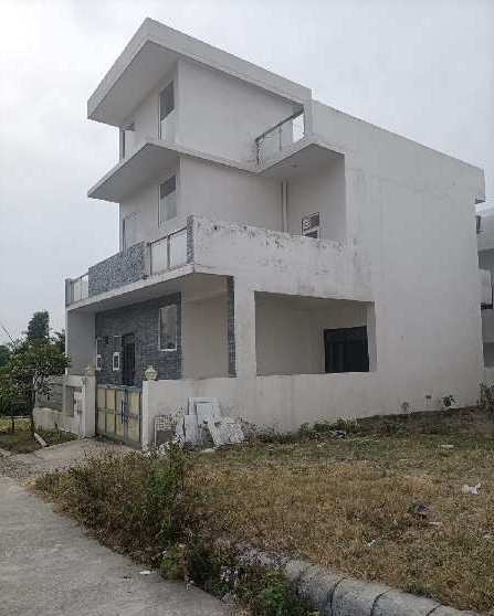 3 BHK Individual Houses / Villas for Rent in Sahastradhara Road, Dehradun (2500 Sq.ft.)