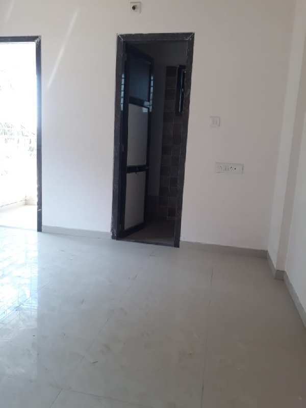 2 BHK Flats & Apartments for Sale in Chala, Vapi (1100 Sq.ft.)