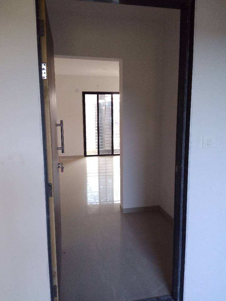 2 BHK Flats & Apartments for Rent in Chala, Vapi (1150 Sq.ft.)